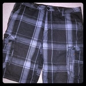 Black and gray plaid cargo shorts 36